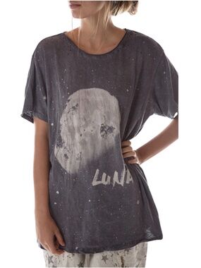 Magnolia Pearl Charcoal Gray 'Luna' Moon Graphic Tee in Ozzy - Original T Shirt